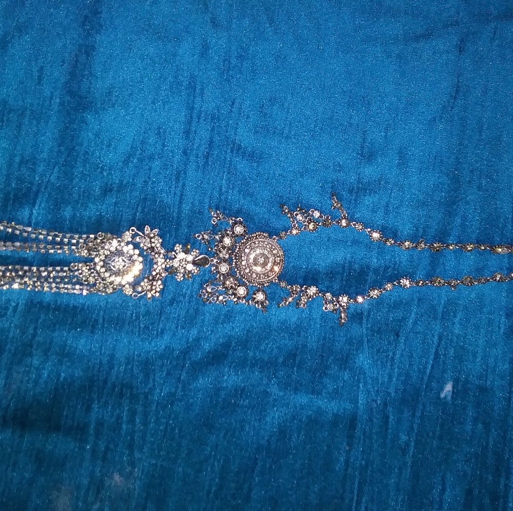 Zara long beautiful necklace